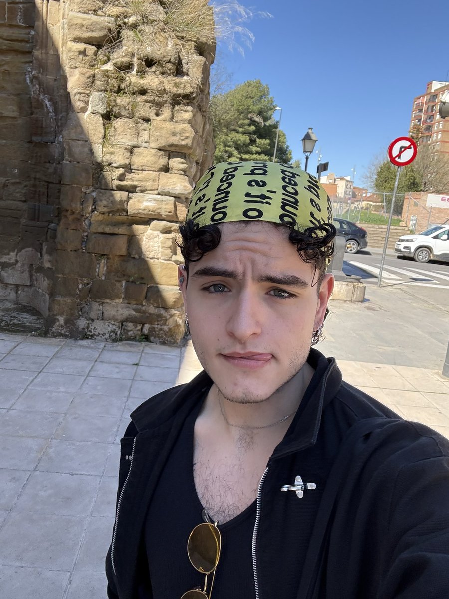 ian 🦇 tweet media