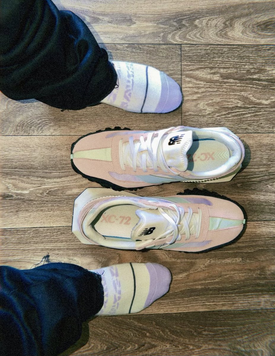 socktographer's tweet photo. Had to step out today with some Spring energy ๐ธ๐งฆ
Soft tones, clean vibes, and one of my favorite NB pairs in rotation.
Sock game subtle but speaking loudโฆ you either see it or you donโt ๐๐ฅ
#Socktography #SneakerheadStyle #NB #SpringFits https://t.co/gcqhbjITe5