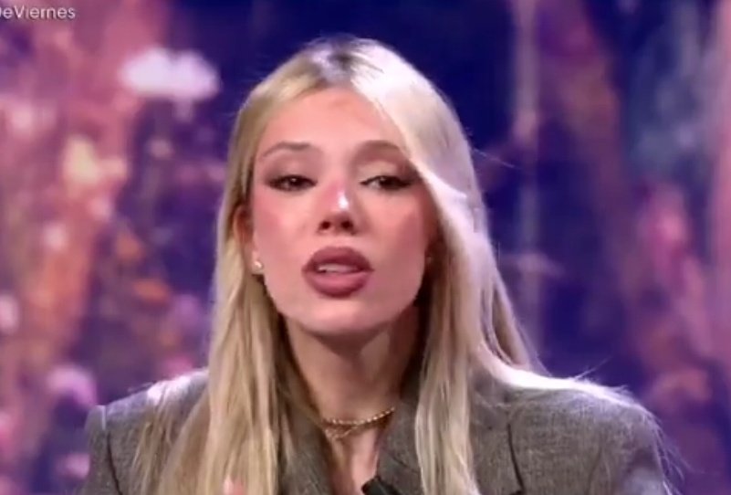 Ella no se va a posicionar ni a favor ni en contra de Mar Flores públicamente
Con su "tita" RC sí lo hacía y también contribuía al aquelarre a la hija, a Olga, a AD, a la familia Ortega y a la familia Mohedano
#DeViernes
