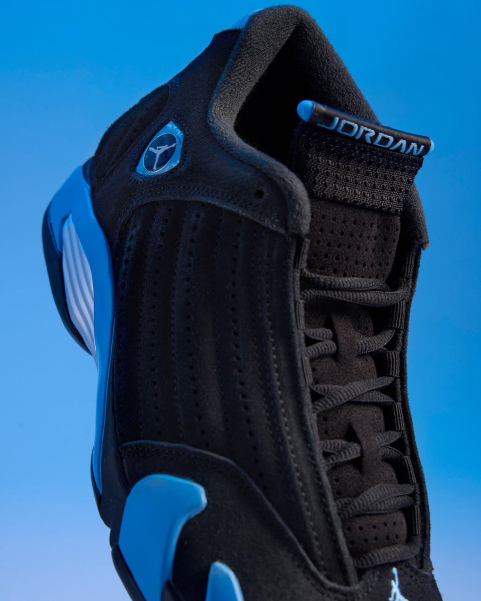 Foot Locker tweet media