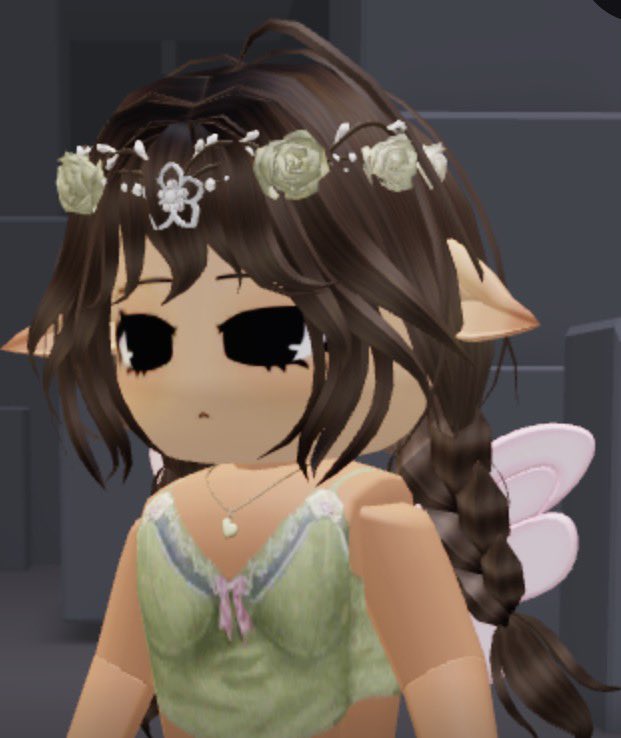 fwnlvs's tweet photo. roblox https://t.co/mTOaODqBd1