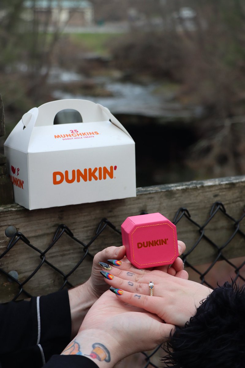 daisytherainbow's tweet image. FIANCÉ* OMG
HE PROPOSED TODAY FOR #NationalProposalDay with the @dunkindonuts ring box💍🩷🥹🍩  I’M ENGAGED!!!!! #ENGAGED #JUSTENGAGED #Dunkin #DunkinDonuts