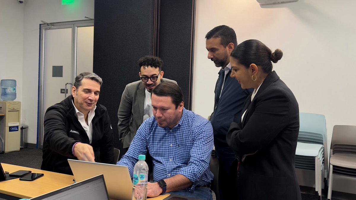 Corenest_SV's tweet image. Arrancamos nuestro partnership con @ASESUISA con nuestro primer workshop 🚀

Gracias a Enzo Bizzarro por su liderazgo y visión para llevar la innovación al siguiente nivel.

Esto apenas comienza.

#CoreNest #Innovation #Insurtech