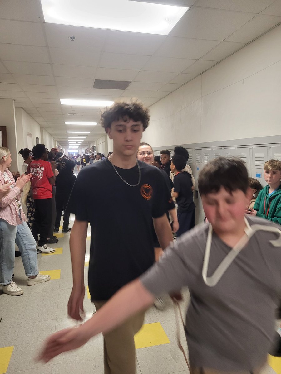 WS Middle tweet media