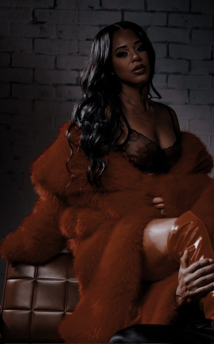 The E.S.T. tweet media