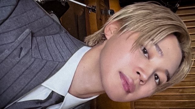 Jimin eyes🪞ᴹᵘˢᵉ tweet media