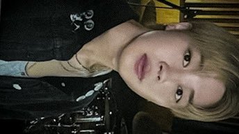 Jimin eyes🪞ᴹᵘˢᵉ tweet media