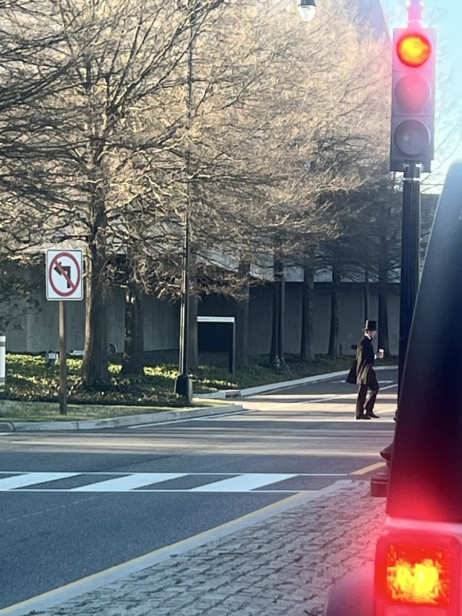 Adrienne LaFrance tweet media