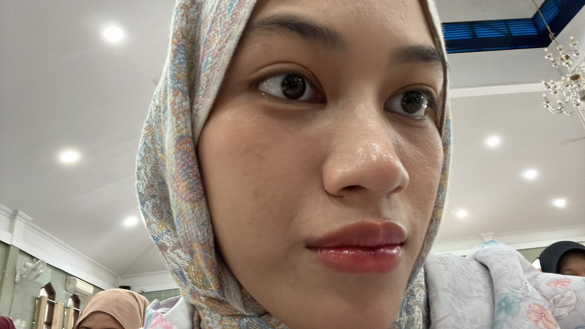 pretty, young and chill 👅 tweet media