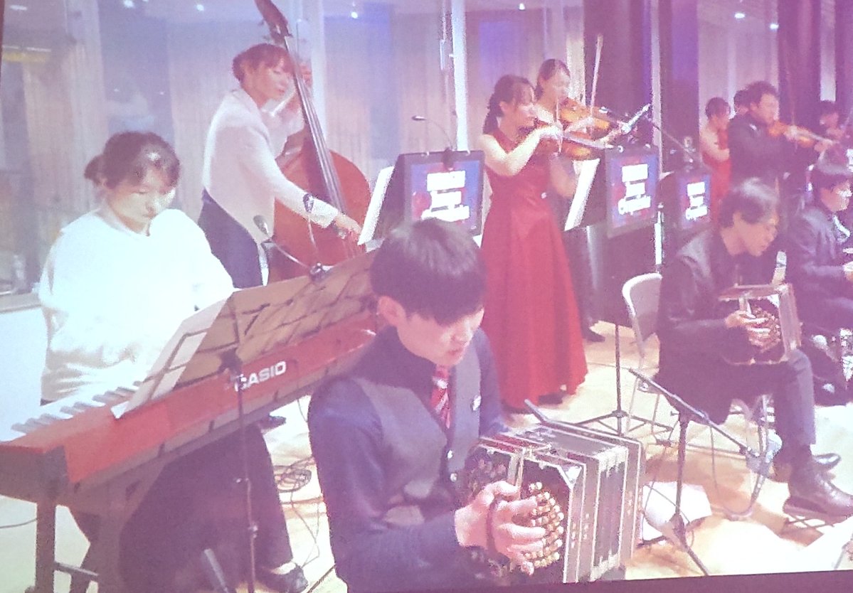 salalairo tweet media