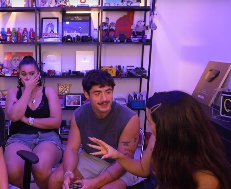 soy cami cada vez que veo a nico y evitta