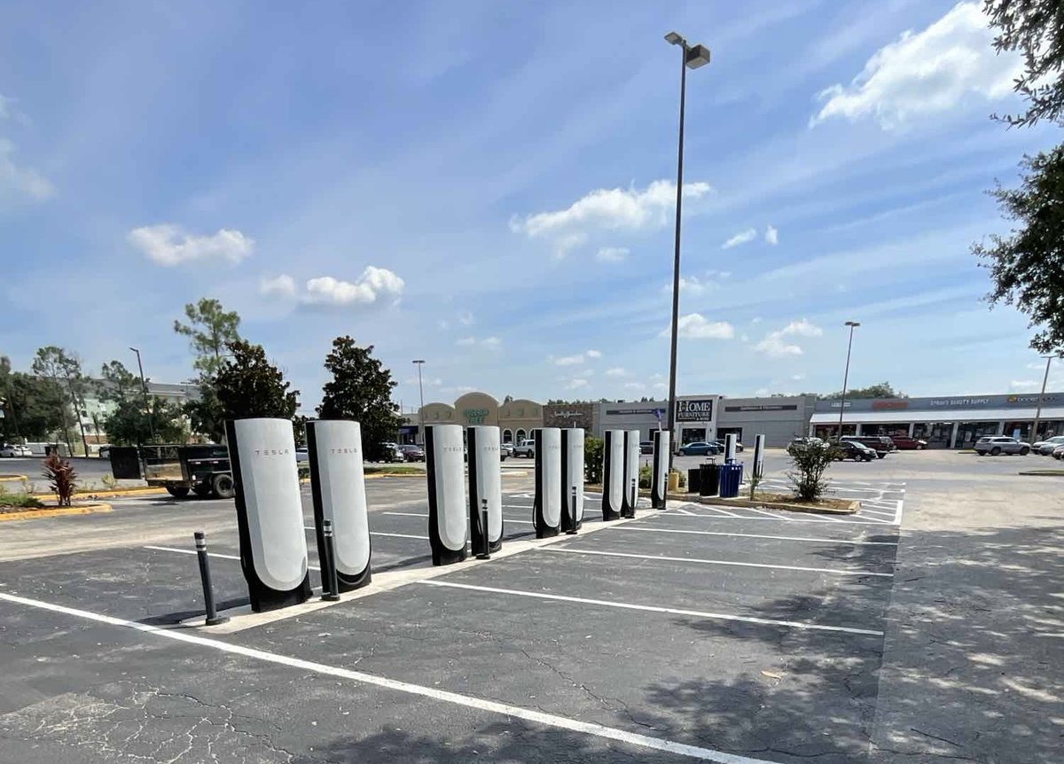 New Tesla Supercharger: Bartow, FL (12 stalls) 
tesla.com/findus?locatio…