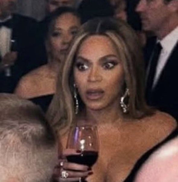 Meredith Gay 🛋️✨ tweet media