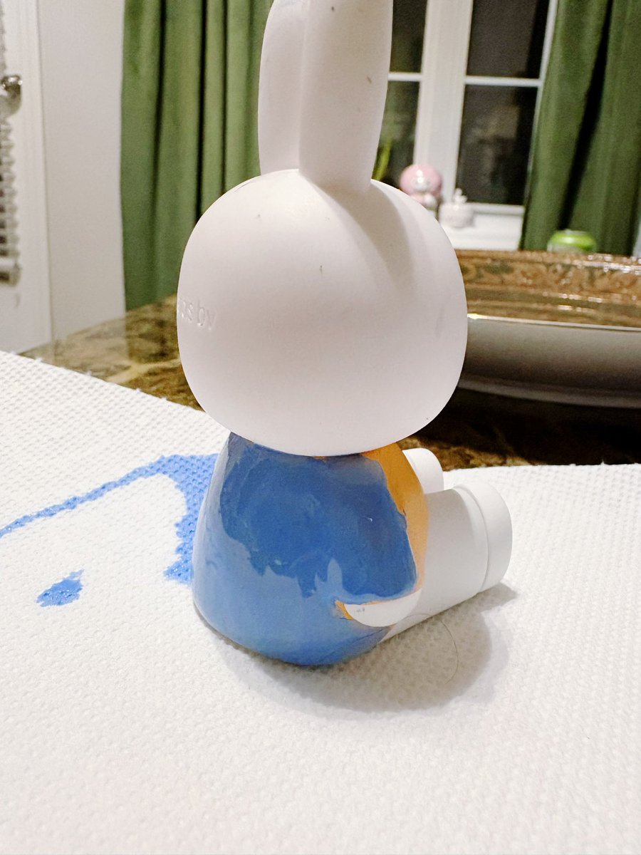 sock ness monster tweet media