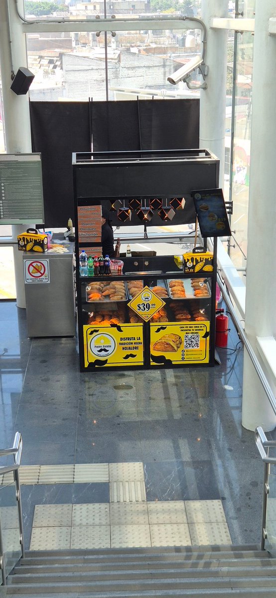 Lee Adonais tweet media