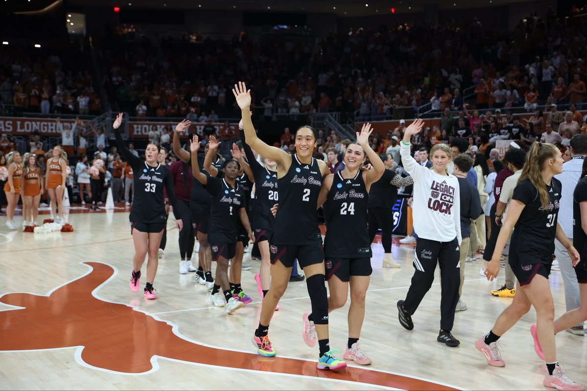 MoStateWBB's tweet photo. 🫶🐻🏀

#LadyBears | #WeAreMoState | #MarchMadness https://t.co/ShXsz8zYhs