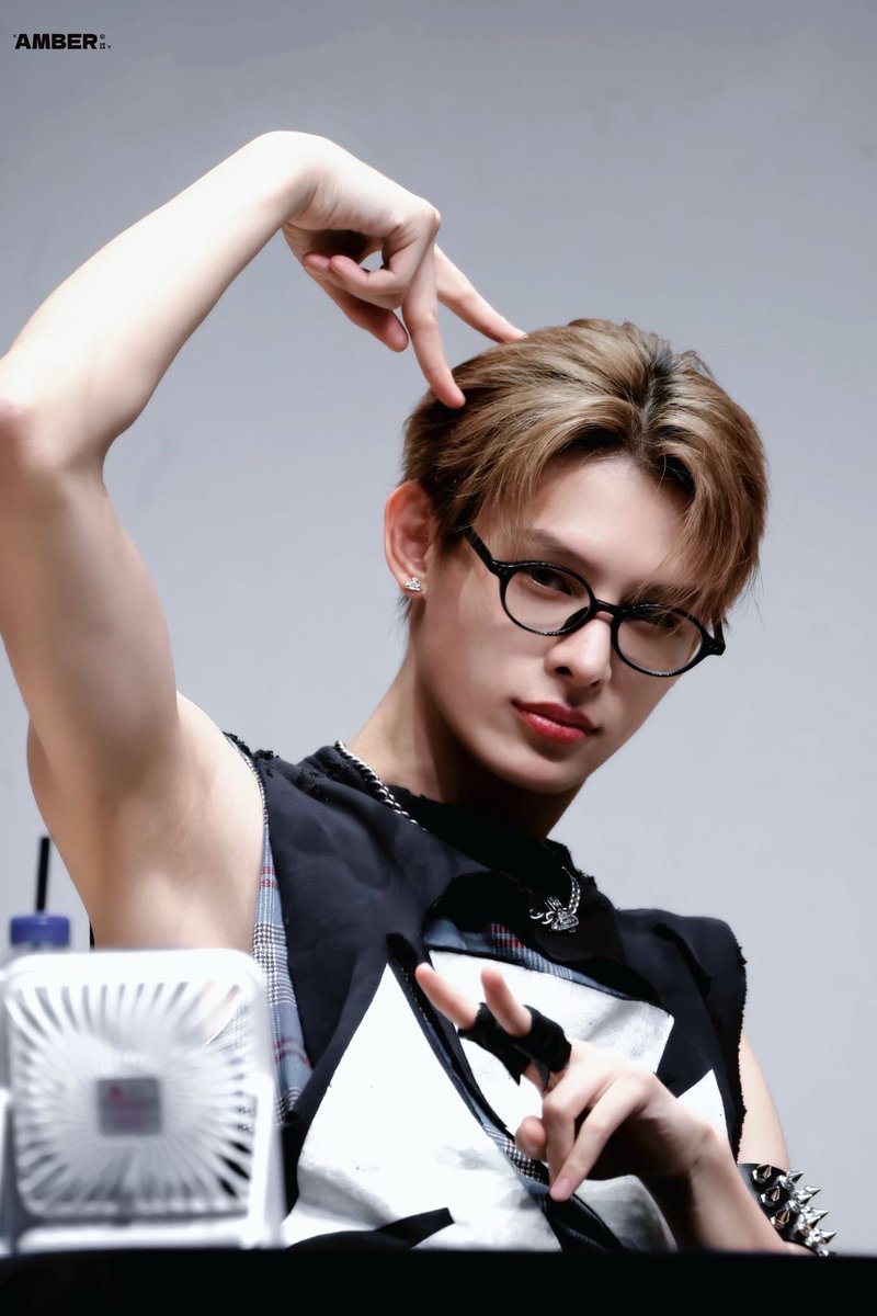 ONLY FOR JAMES VIETNAM tweet media