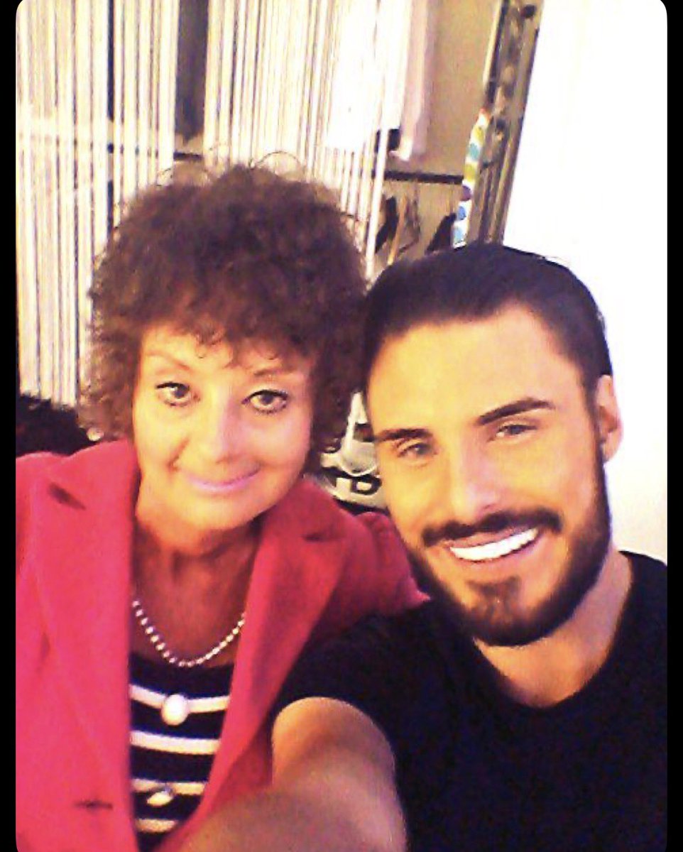 Lauren Harries tweet media