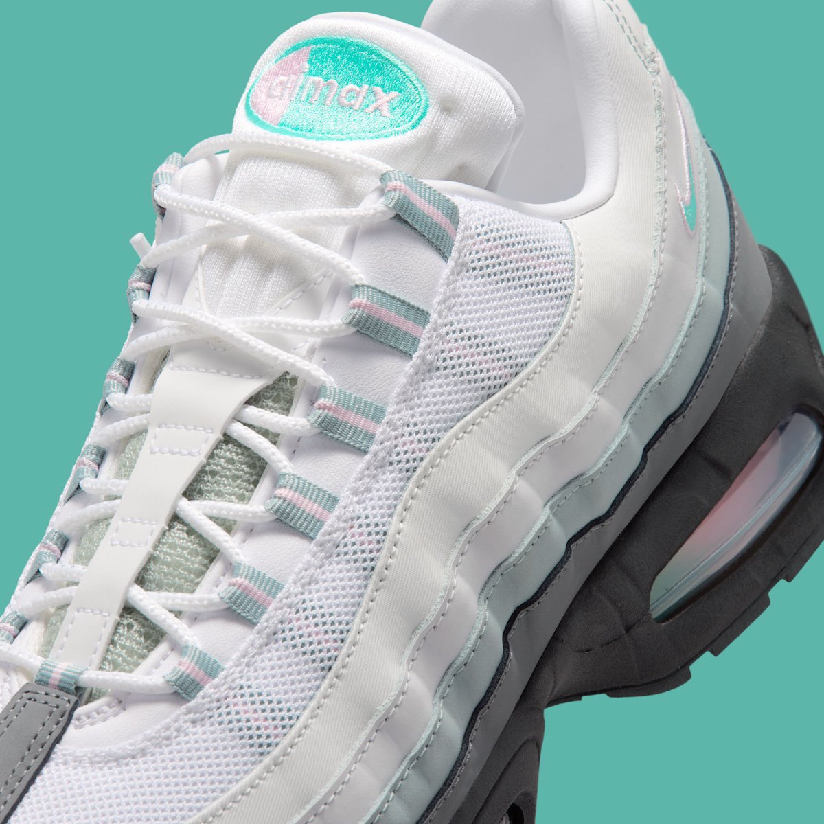 Sneaker Bar Detroit tweet media