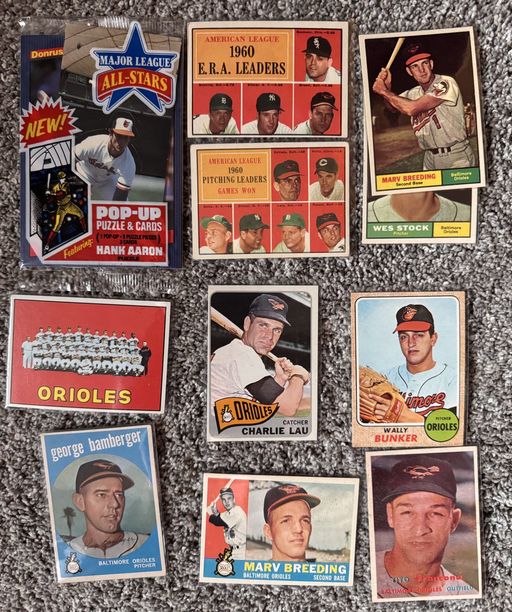 ripkenfan's tweet photo. @CardPurchaser Yep. A little 'vintage' for some team sets and an unopened Ripken. #mailday #CalDay https://t.co/X51rCCUyWm