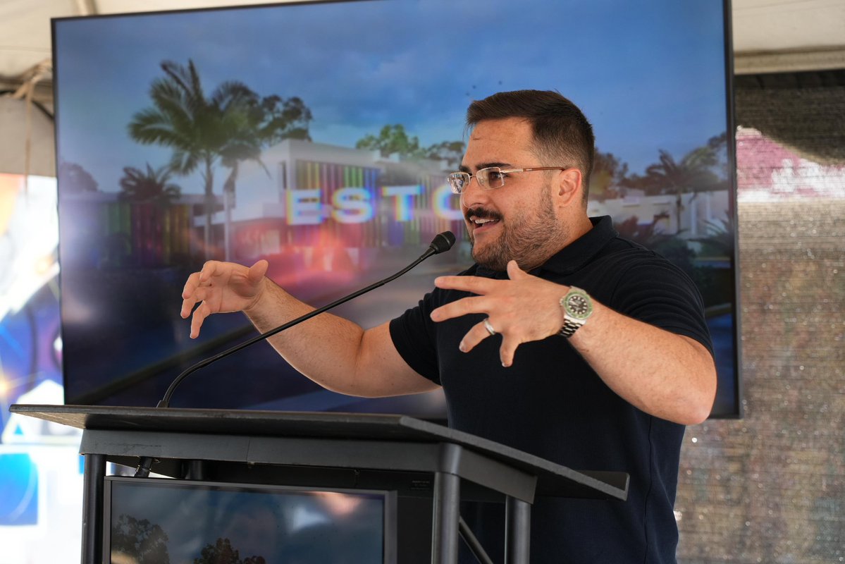 White Canvas tweet media