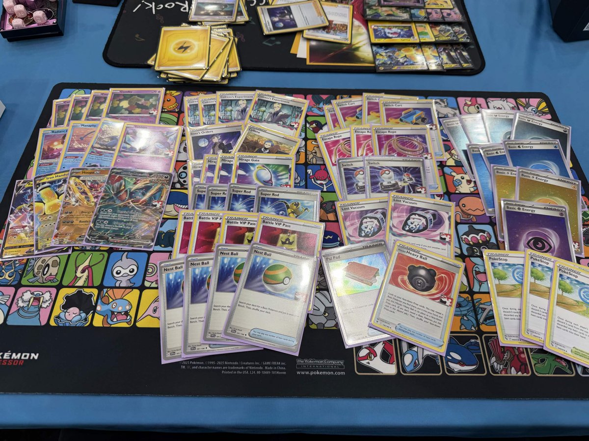 Creepy-Crawly Congregators tweet media