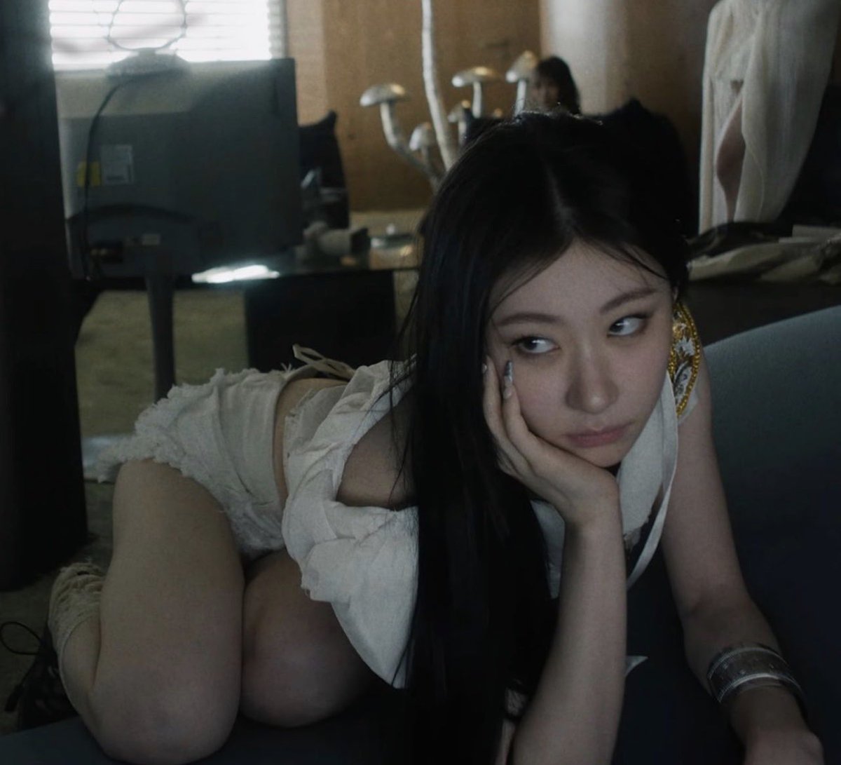 채령 피드 tweet media