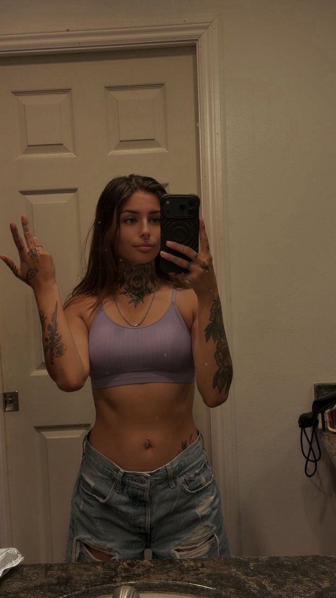 Kiara🕷️🕸️ tweet media