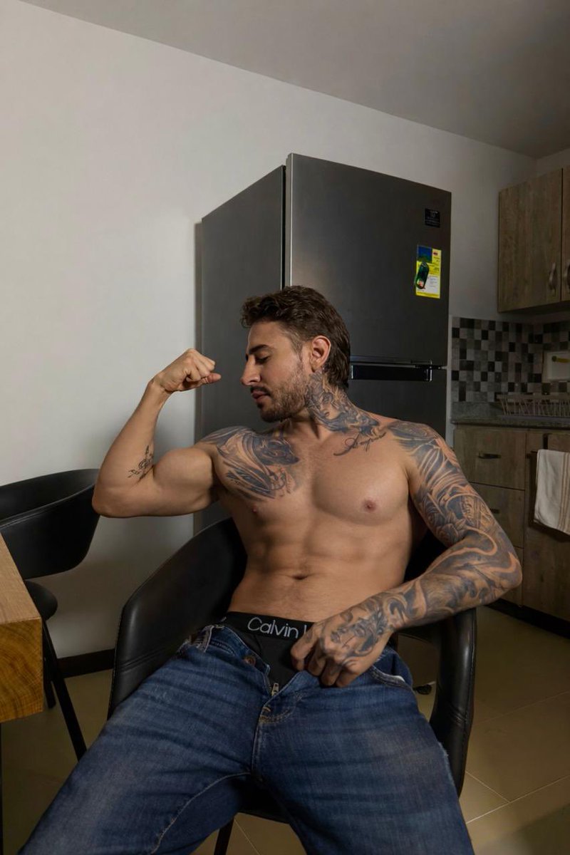 jamcol69's tweet photo. Do u want lets play with me ? https://t.co/wrAGXqZ6pR 😈💦 https://t.co/LusrO3nRDV