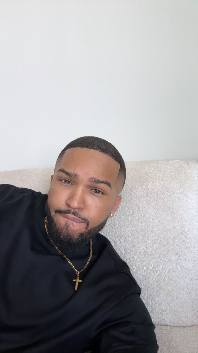 𝐑 𝐎 𝐍… tweet media