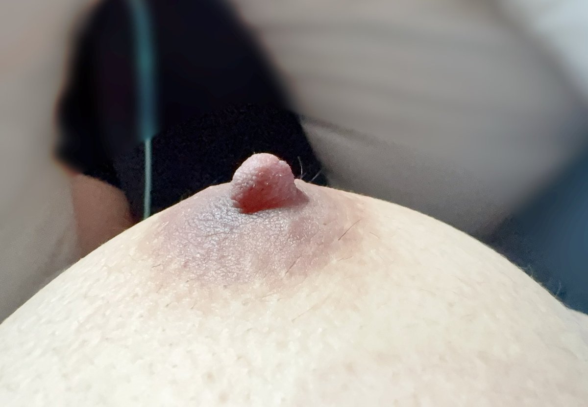 朝からガチガチ乳首♡♡