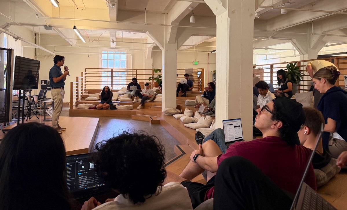 Adrianna Lakatos tweet media