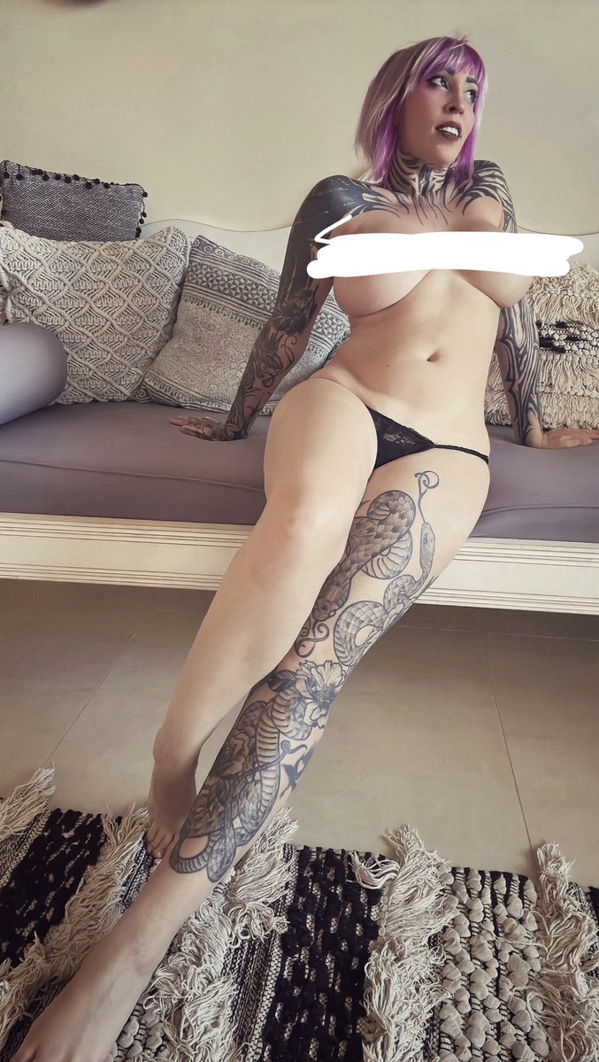 VividVivka 💜 tweet media