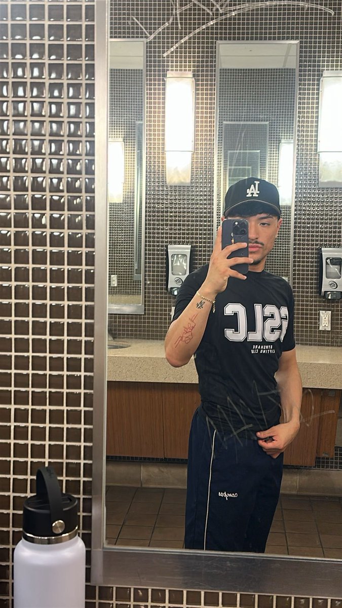 chino 🔱 tweet media