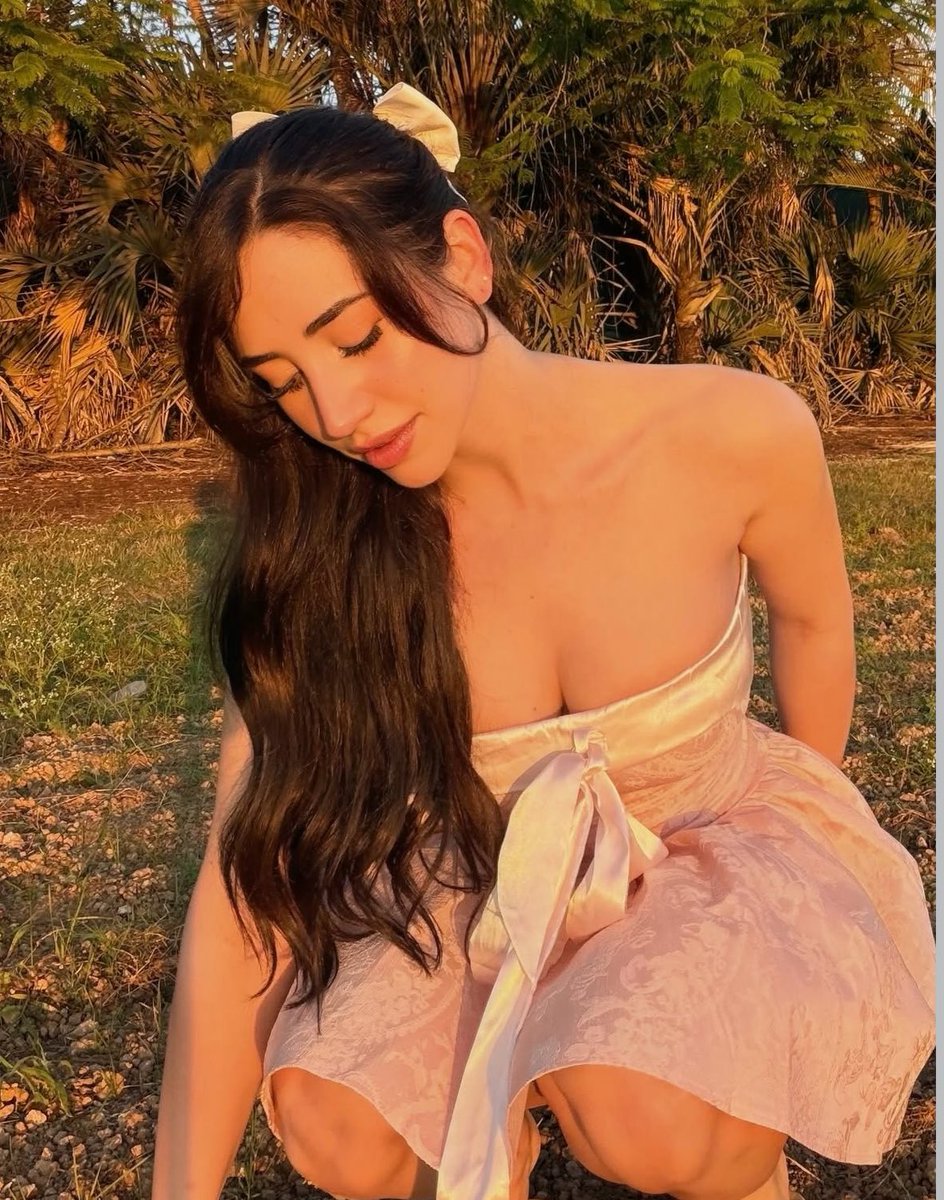 Olivera_688's tweet photo. Life feels perfect when the sun shines💫💐 https://t.co/IdIvadjkKH
