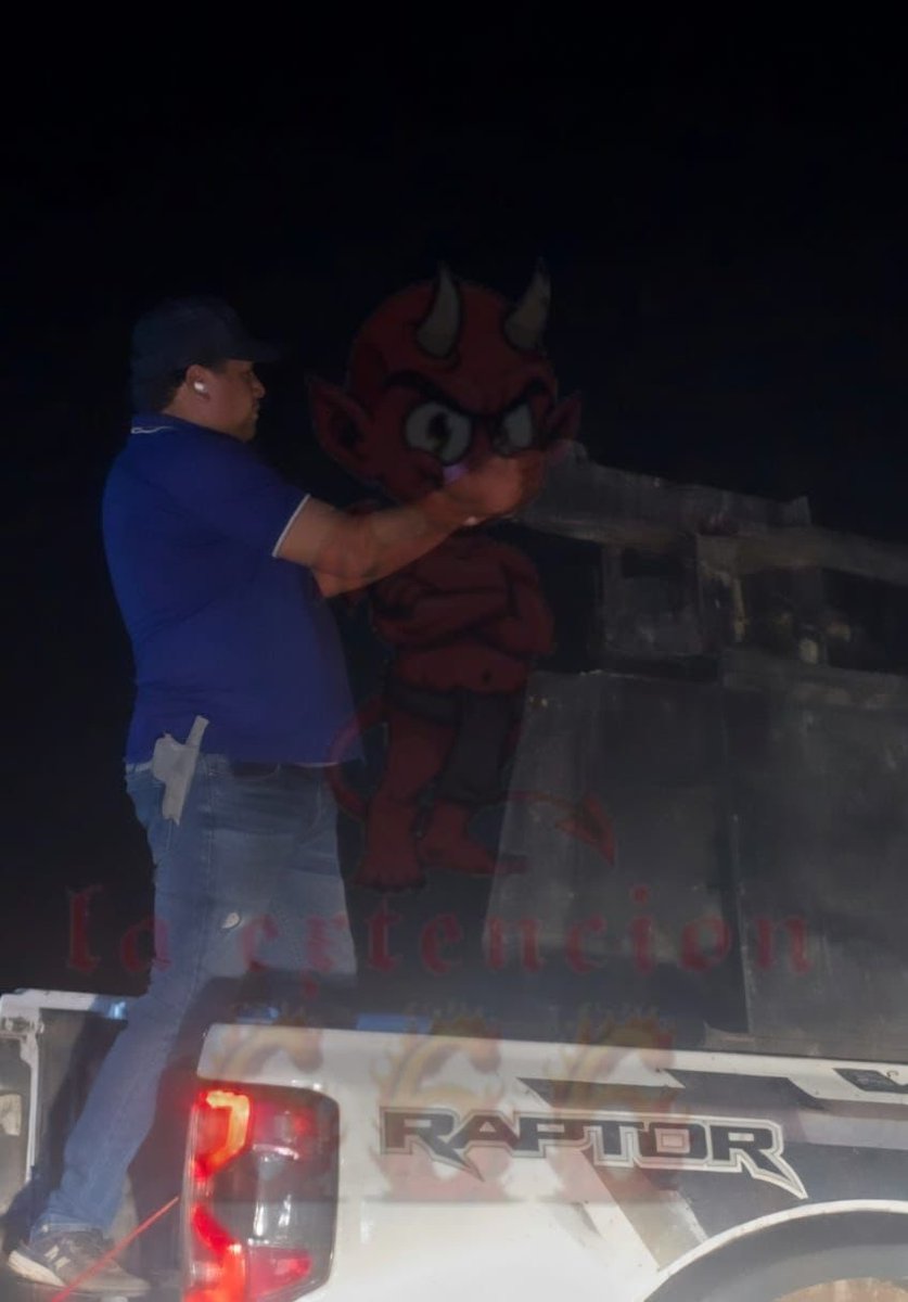 El 6 y el Abueloco abatidos ayer:

Dos de los 11 abatidos el día de ayer en el poblado de #ElSalado al sur de #Culiacán #Sinaloa se tratarían de dos comandantes de la narco-terrorista organización de "La Mayiza" este de la foto sería un mugroso con el apodo de "El 6" también cayó