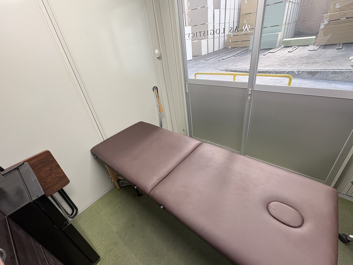 kosuke_pt's tweet image. AS LOGISTICS様でのオフィストレッチ®︎DAY!!
本日は貝塚の現場に行かせていただきました！
本日も皆様温かく迎えていただけて感謝しています！
ありがとうございました！！
@Mizuno_Junichi 
#オフィストレッチ®︎
#WellBody