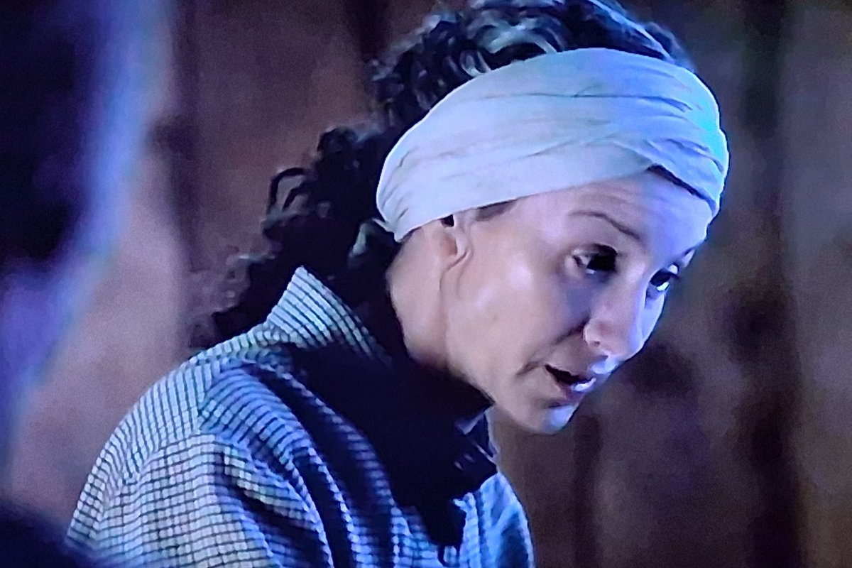 Claire saved that baby brought it back where else she couldn't  save her own it's  a miracle in it's  self shes truely a healer #outlander #jamiefraser #claire