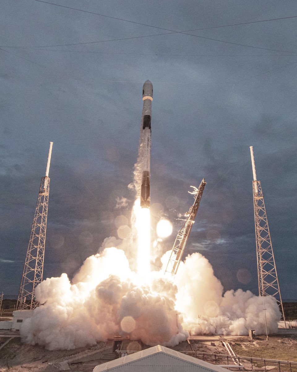 LornaFinman's tweet photo. Our politicians should be focused on creating the next industrial &amp; technological revolution here in America. This starts by bringing back manufacturing, funding nuclear fusion research, making humanity multi-planetary, and most importantly education &amp; culture reform. https://t.co/GVfmHboUUA