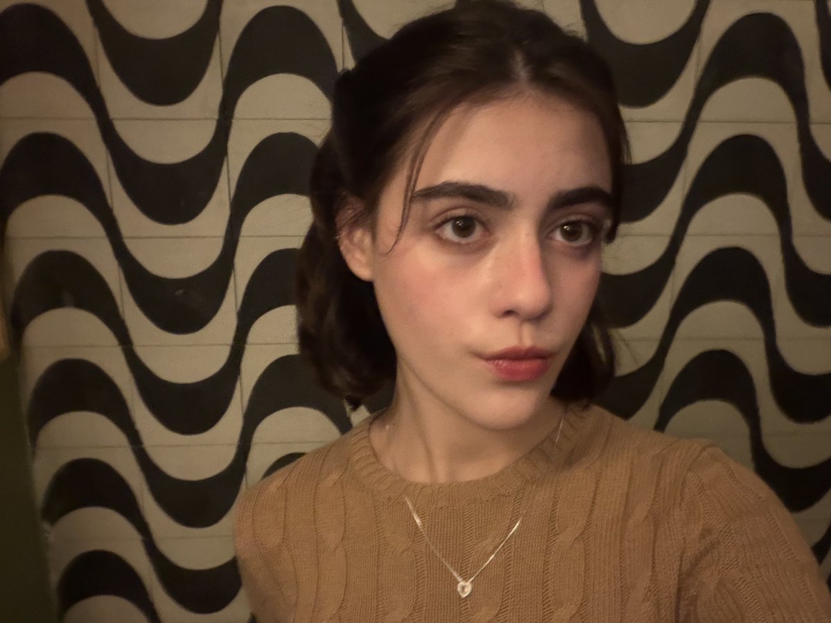 angel(a) tweet media