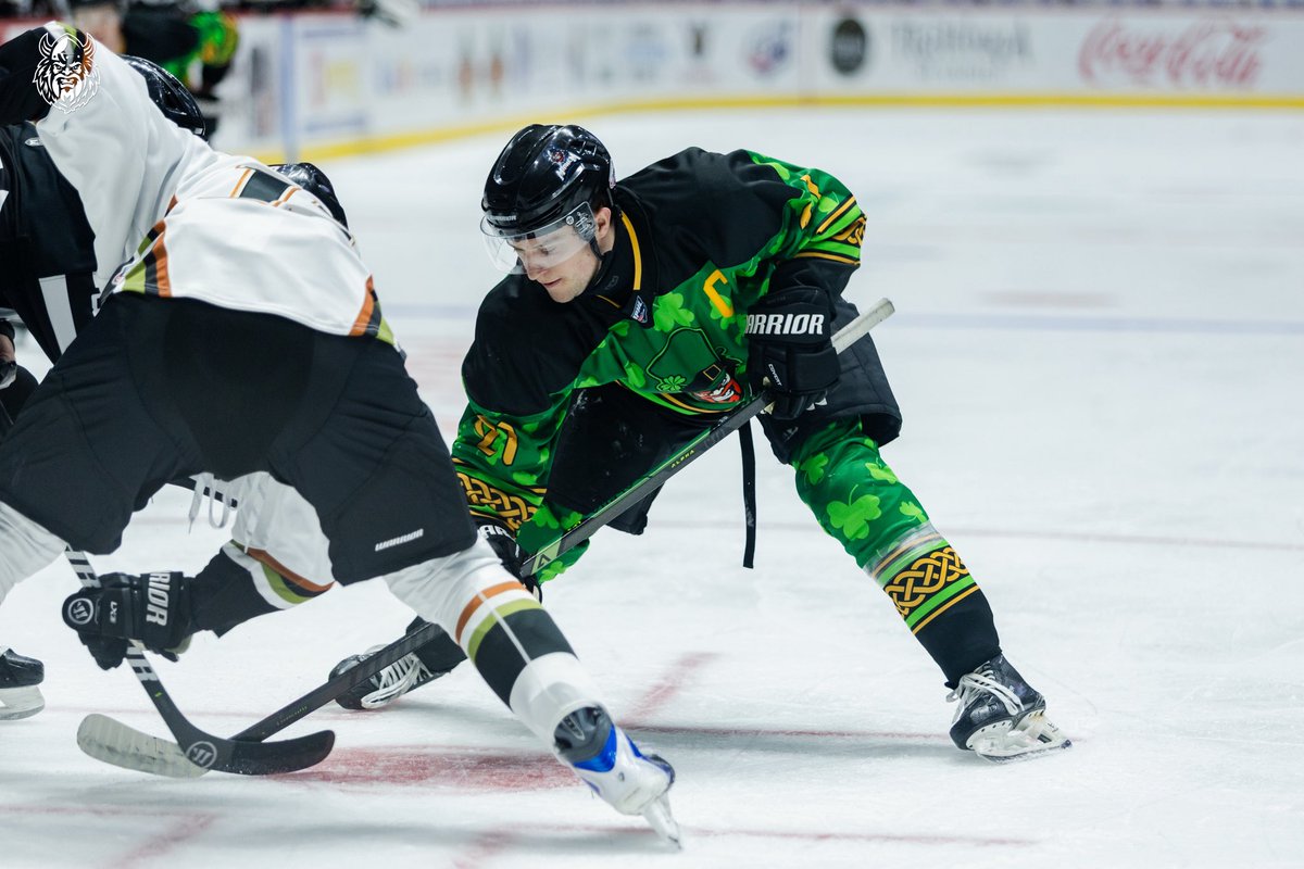 MaconMayhem's tweet photo. Shamrocks and Slapshots 🍀

#AllOutMayhem | #MACvFAY https://t.co/BeghLLM6lB