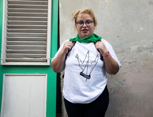 ReviewCmll's tweet photo. Look back at Martha Luisa Hernández Cadenas' “How Does the Sun Come Up in Havana?” and Other Poems in @ReviewCmll's 105 (Havana Revisted: Evolving Connecions): https://t.co/TrvWSbbSja 
Translated by Jason Weiss

@Routledge_AS @RoutledgeLit @CCNYHumArts https://t.co/FcYN7h51lU