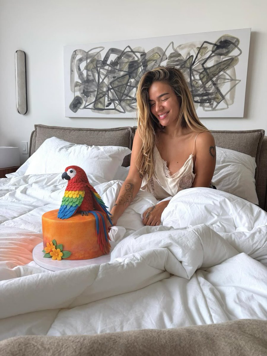 KAROL G ECUADOR 🇪🇨 tweet media