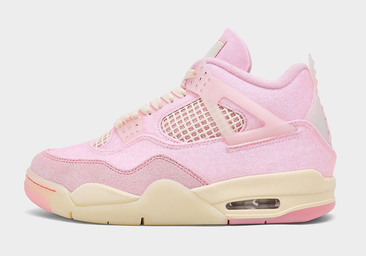 Sneaker News tweet media