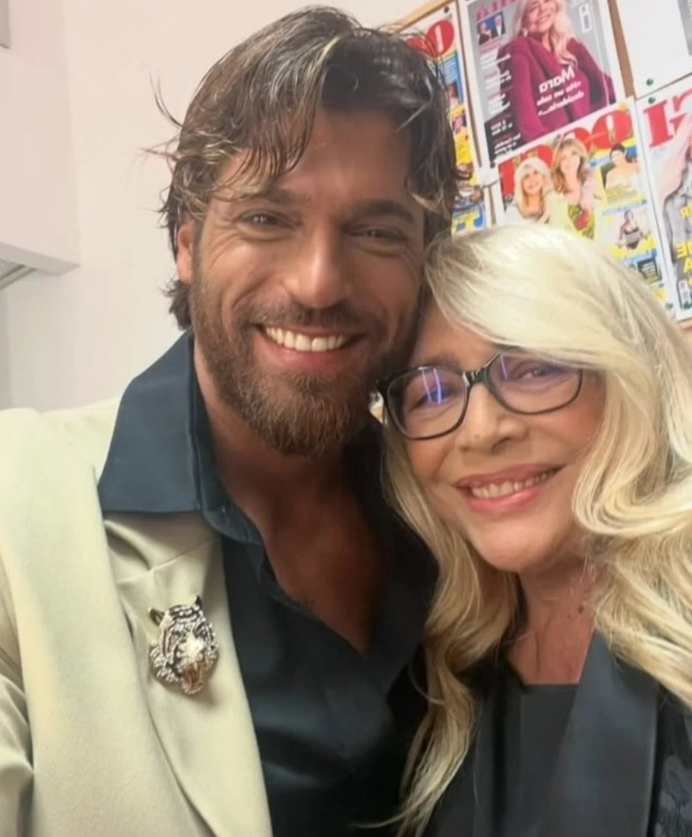 Desbloqueo un recuerdo!
#CanYaman con #MaraVenier
Novembre 2025. Promo para la visita de Can al programa  "Domenica In"