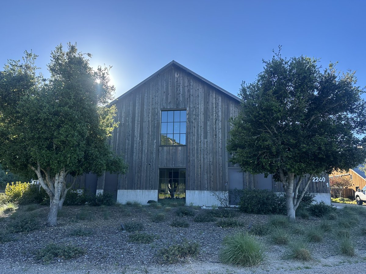 Dave's Travel Corner tweet media