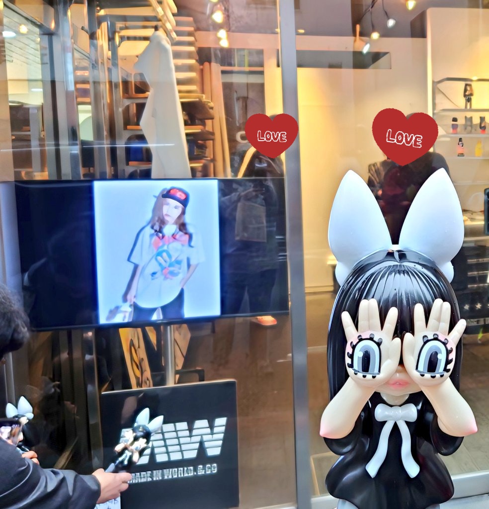CREATE_LOVERS's tweet photo. “MIGB”
GRAPEBRAIN🍇🧠×
MADEINWORLD&CO🌎に伺いました。
222以来に、RAGEさんに短いでしたがお話ありがとうございました。
お目当ての初タイツ姿のマッシモ⁉️
無事にお迎えできました😆
#GRAPEBRAIN
#MADEINWORLD&CO https://t.co/DyWIKk0kCv