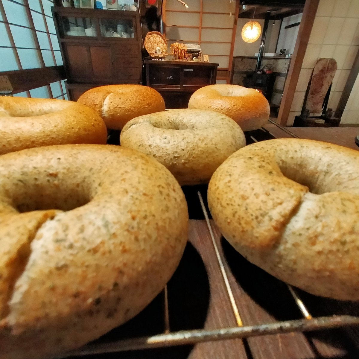 オリジナルブレンドが煎り上がりました❗
自家栽培小麦を使ったベーグル
焼きたて🤗

#古民家カフェ