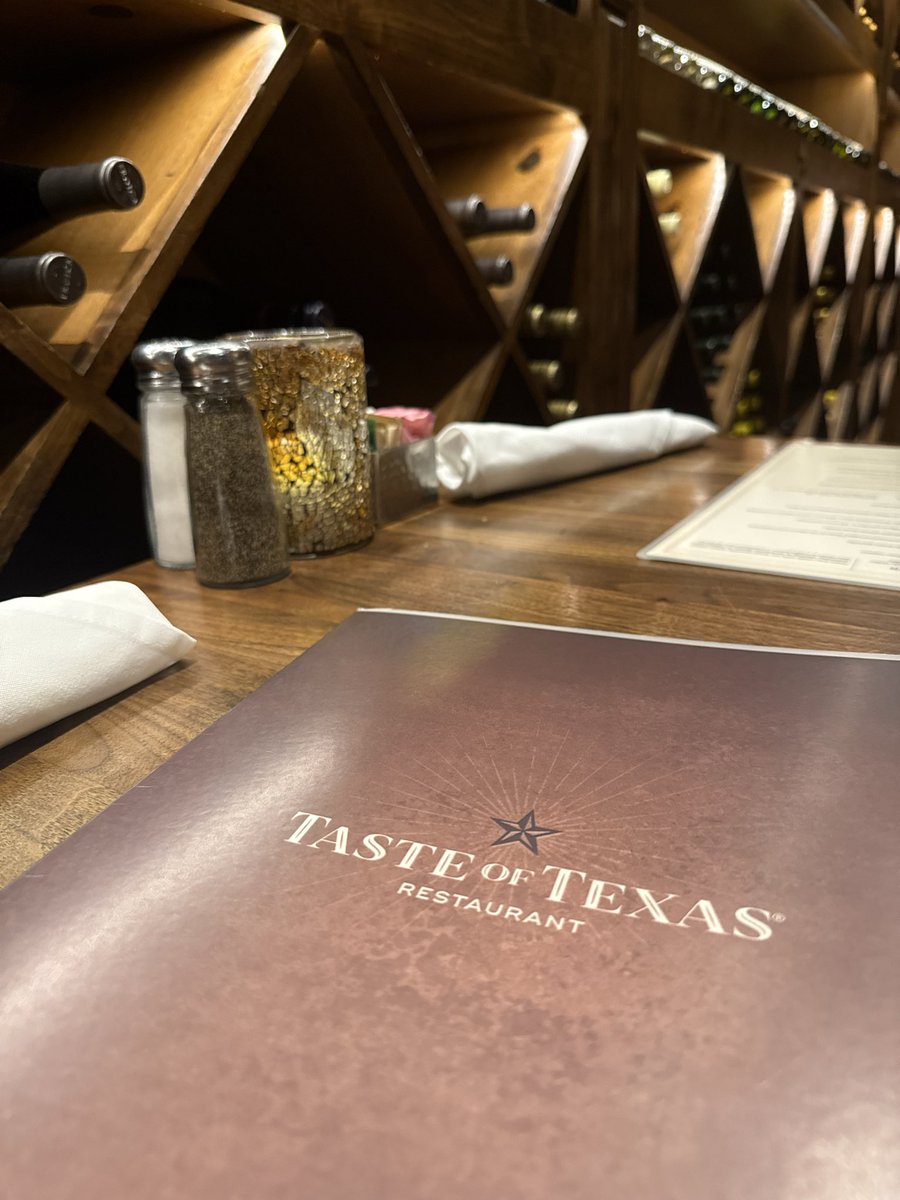 BillyGNippers's tweet image. Don’t even need to open this menu. It’s a ribeye rare &amp;amp; bourbon #Automatic #Gout