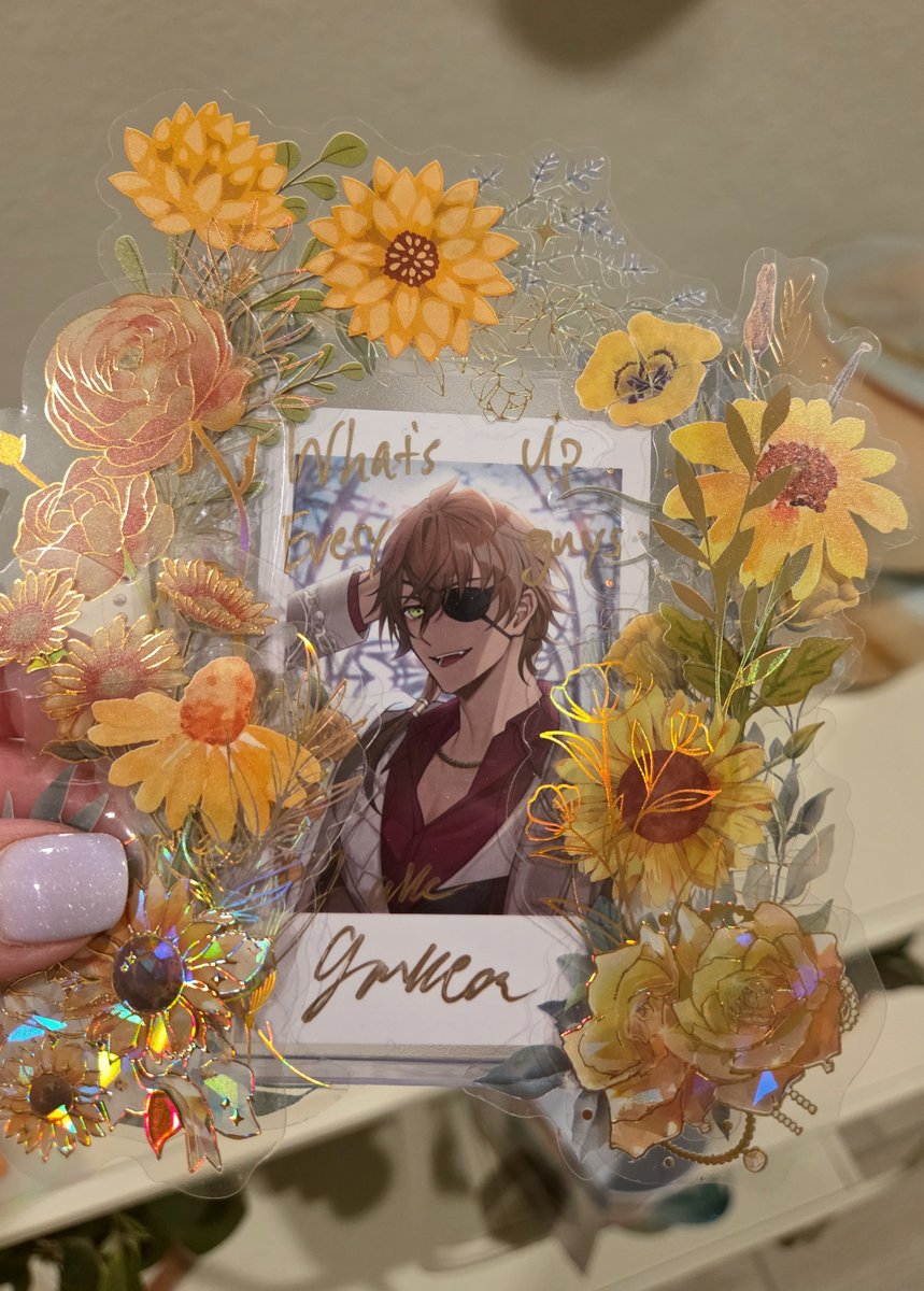justberryfornow's tweet photo. today I was blessed by the wonderful @CyanPOV with this june bride gale snapshot in the PRETTIEST handmade card sleeve I've ever seen, along with some cool holographic ones?!

this is a whole new world to me!! 

I had to slap a holosleeve on a kword-Gale photocard immediately! https://t.co/0nLB2AZ7su